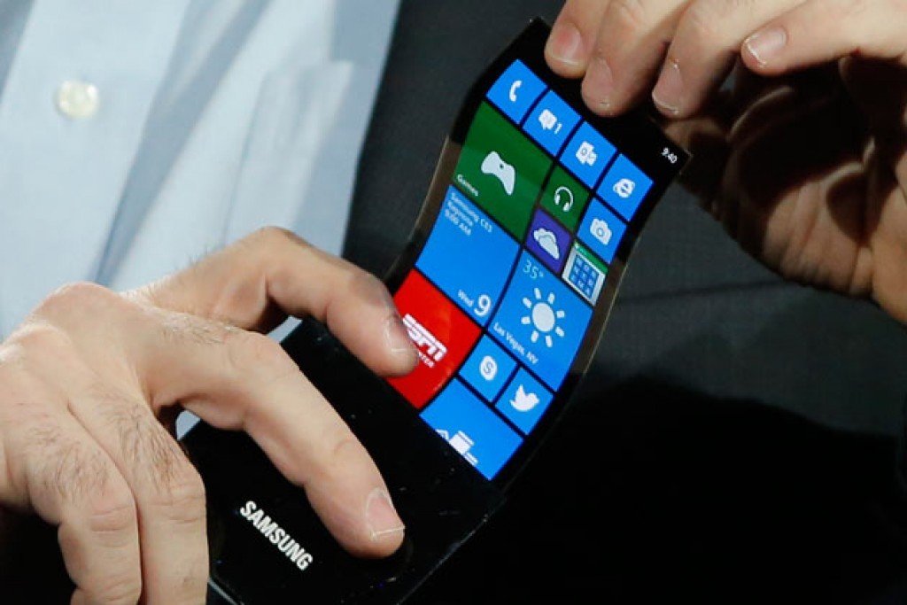 Samsung-lancera-peut-être-des-smartphones-pliables-l’année-prochaine--1024x683