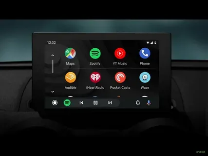 Après 6 ans d’oubli, le mode clair revient enfin sur Android Auto