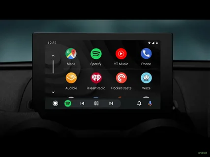 Après 6 ans d’oubli, le mode clair revient enfin sur Android Auto