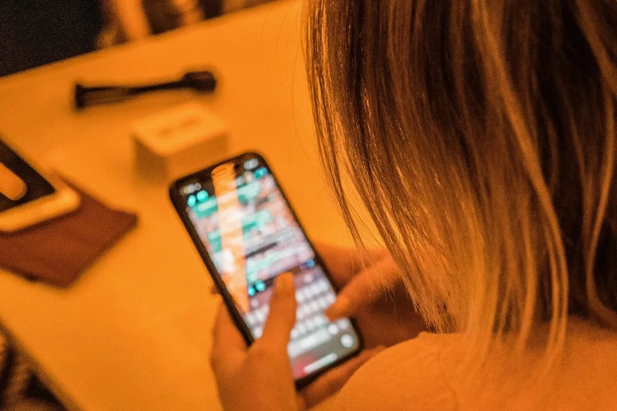 Google Messages rattrape enfin son retard sur WhatsApp et iMessage avec cette fonction essentielle