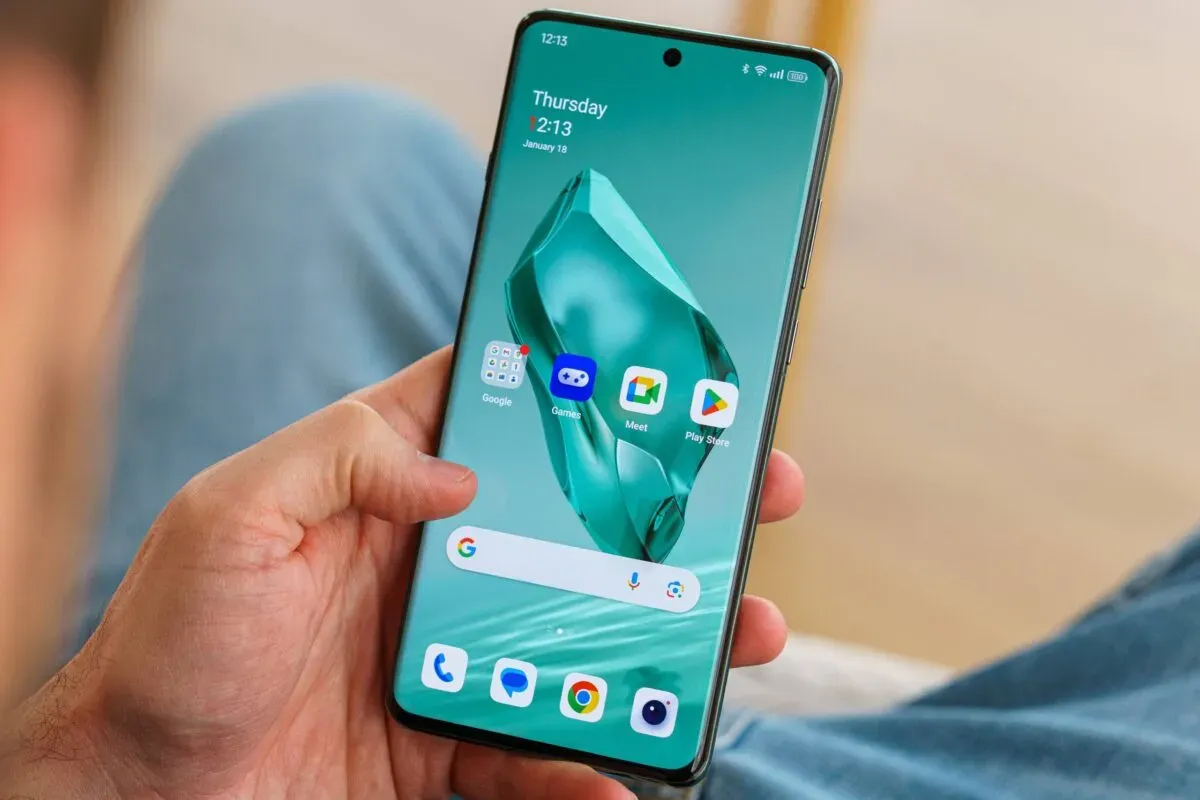 Le OnePlus 13T se dévoile : nouveau design, grosse batterie et processeur surpuissant dans un format compact