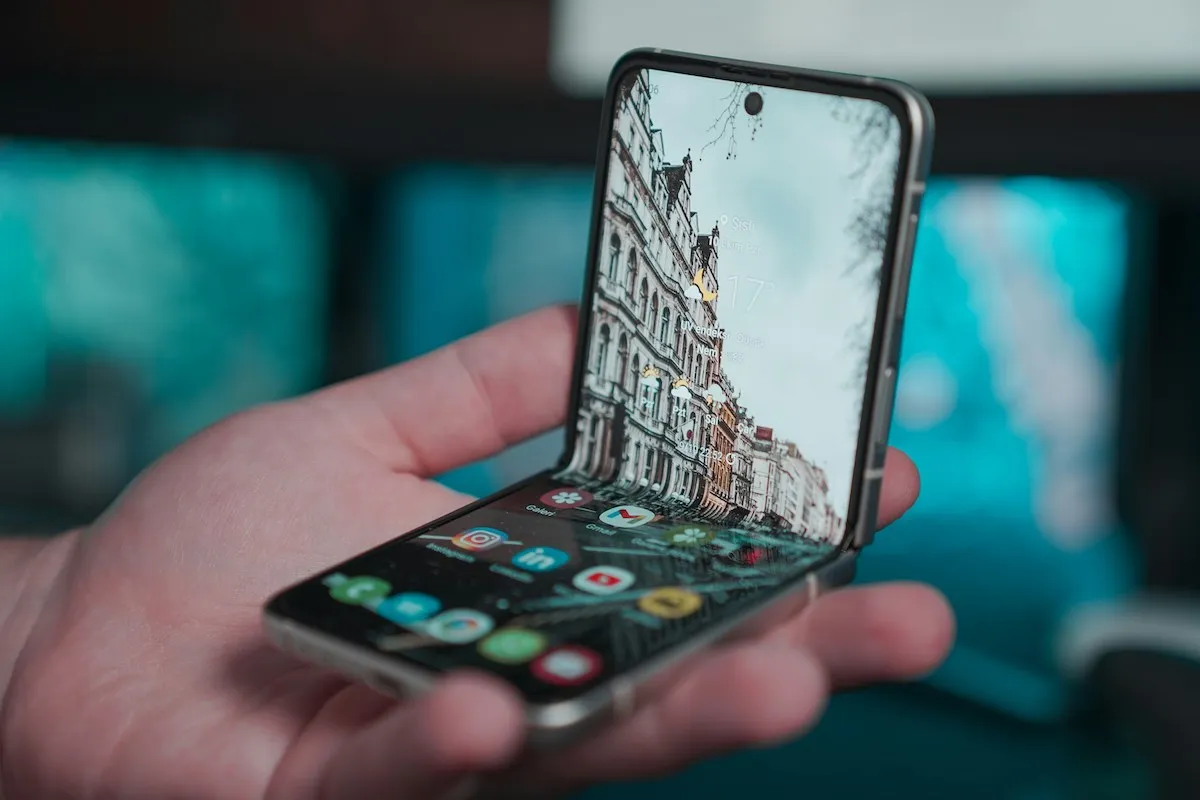 Samsung reporte le lancement de ses smartphones pliables abordables