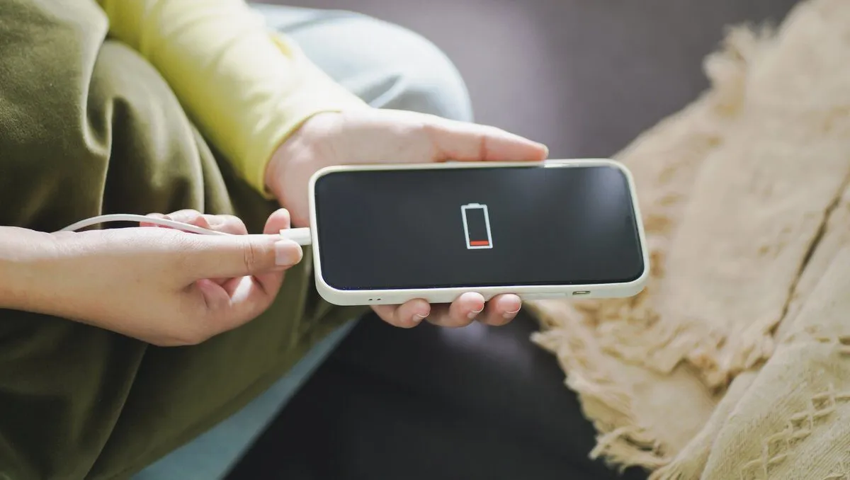 Vous cherchez un smartphone qui tient toute la journée ? Voici les 5 modèles les plus endurants du moment
