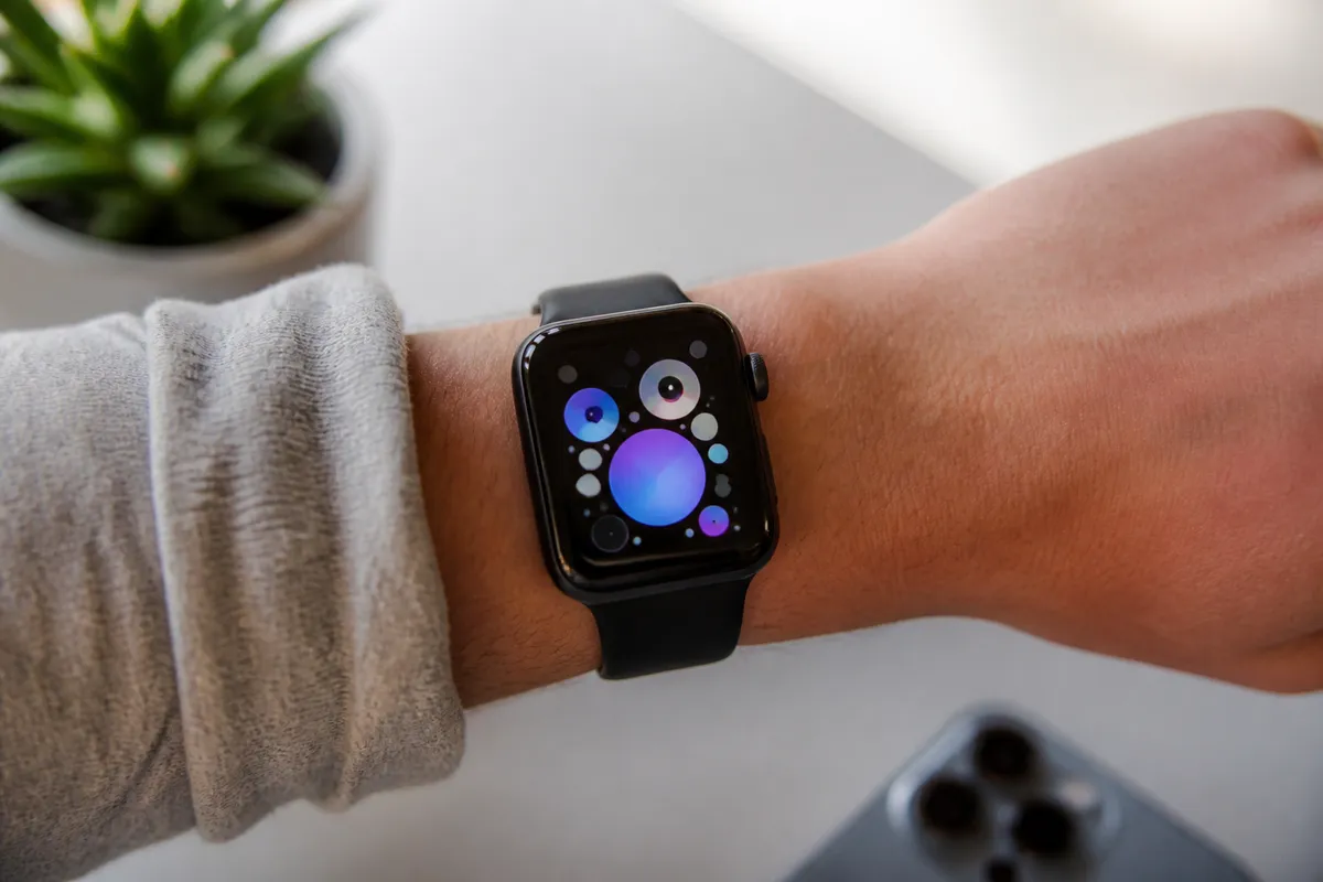 watchOS 27 efface discrètement l'app Talkie-Walkie de l'Apple Watch