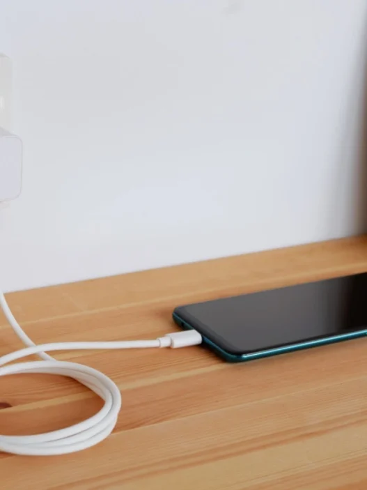 telephone qui charge la nuit