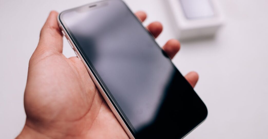 Mode avion qui bloque les appels et les SMS : que faire ?