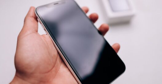 Mode avion qui bloque les appels et les SMS : que faire ?